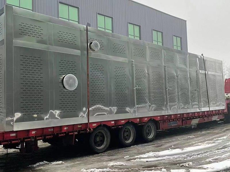 蘭鷹環(huán)?？萍加邢薰景l(fā)貨現(xiàn)場(chǎng)